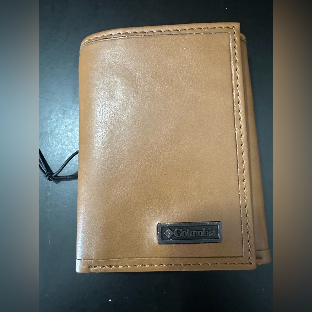 🆕Columbia Trifold Leather Wallet